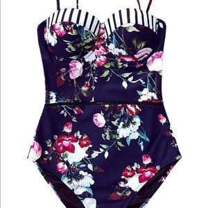 💖3x$25 Vivid Floral and Stripe One Piece Swimsuit